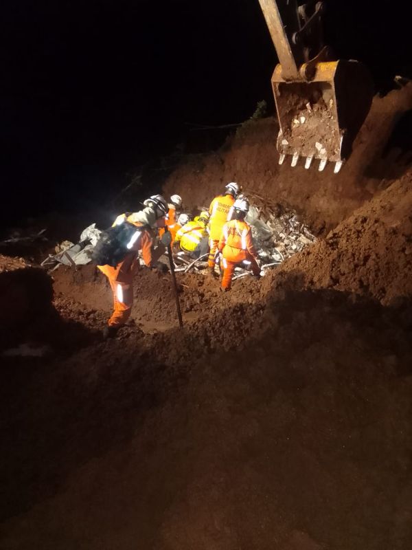 Bombeiros baianos já resgataram mais de 160 vítimas das chuvas em diferentes regiões do Rio Grande do Sul — imagem 3